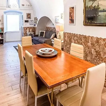 Dimora Luxury Santa Lucia Apartment